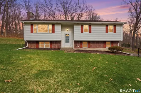 55 Saw Mill Rd, Middletown, CT 06457