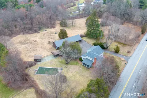 879 Neipsic Rd, Glastonbury, CT 06033