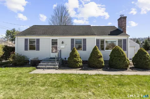 28 Kitts Ln, Newington, CT 06111