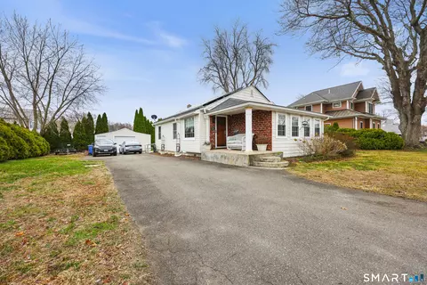 24 Seabreeze Rd, Old Saybrook, CT 06475