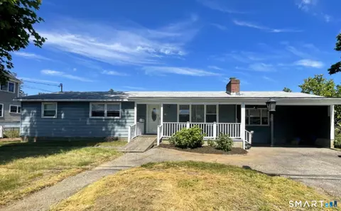 18 Old South Cove Rd, Old Saybrook, CT 06475