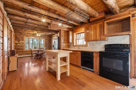 Kitchen - 737 Shepard Ave, Hamden, CT 06514 photo 1 of 2