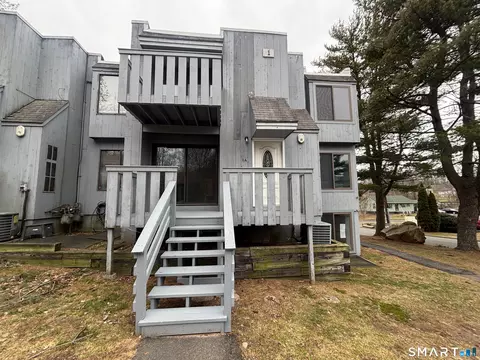 1 Birch Ln #A, East Haven, CT 06513