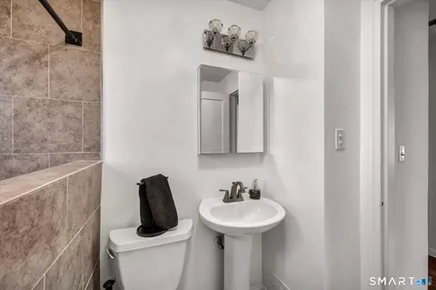 Bath - 90 W Side Dr, Hamden, CT 06514 photo 4 of 6