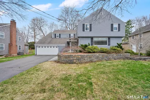 26 Winterset Ln, West Hartford, CT 06117