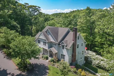 1 Spectacle Ln, Ridgefield, CT 06877