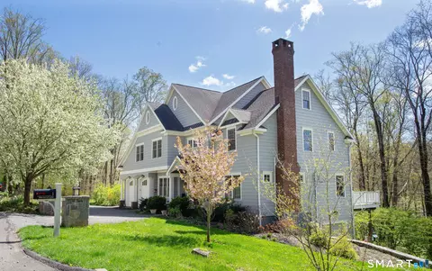 1 Spectacle Ln, Ridgefield, CT 06877