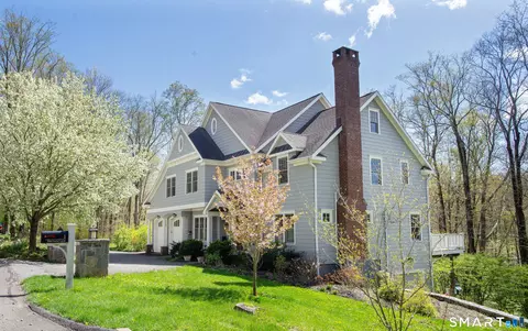 1 Spectacle Ln, Ridgefield, CT 06877