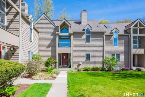 72 Timberwood Rd #72, West Hartford, CT 06117