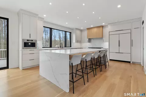 Kitchen - 8 Holly Ln, Sandy Hook, CT 06482 photo 3 of 4