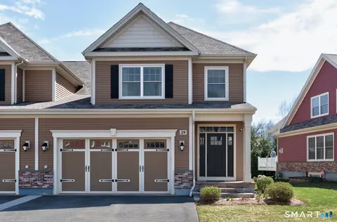 39 Harvest Ct #39, Newington, CT 06111