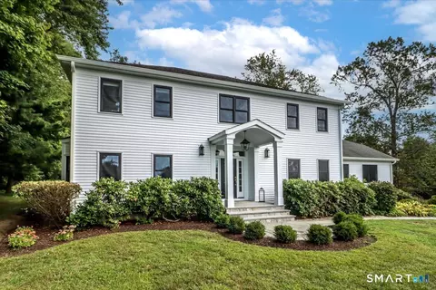 13 Old Castle Dr, Newtown, CT 06470