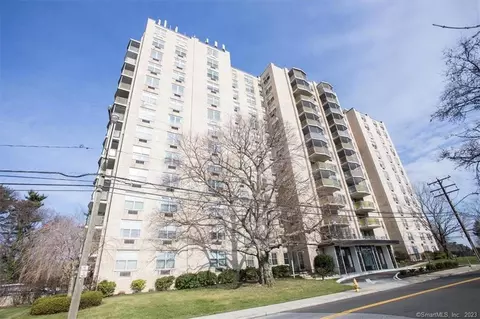 1 Strawberry Hill Ct #2C, Stamford, CT 06902