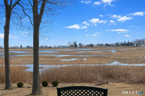 33 Briarwood Dr, Old Saybrook, CT 06475