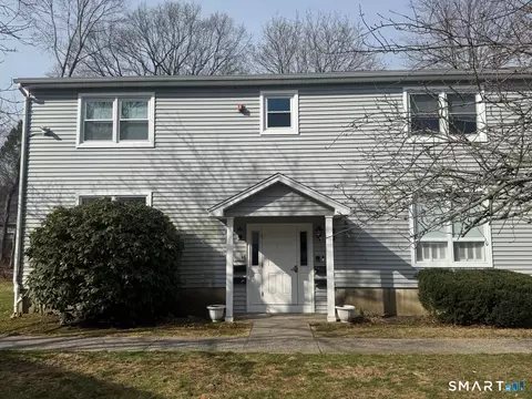 135 Carriage Path S #135, Milford, CT 06460