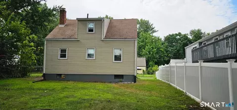 Exterior - 98 E Burnham St, Bloomfield, CT 06002 photo 2 of 3