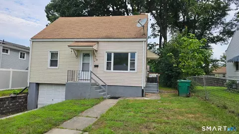 98 E Burnham St, Bloomfield, CT 06002