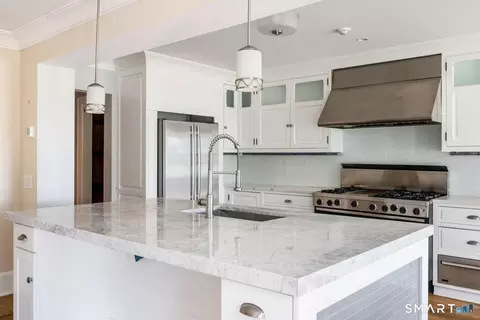 Kitchen - 21 Point Rd, Norwalk, CT 06854 photo 2 of 4