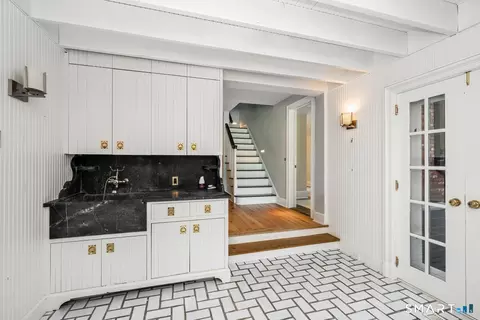 Entry Way - 21 Point Rd, Norwalk, CT 06854 photo 3 of 4