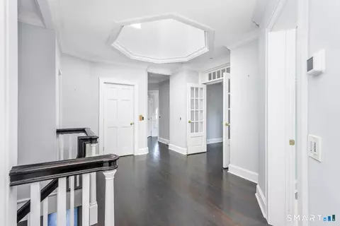 Entry Way - 21 Point Rd, Norwalk, CT 06854 photo 4 of 4