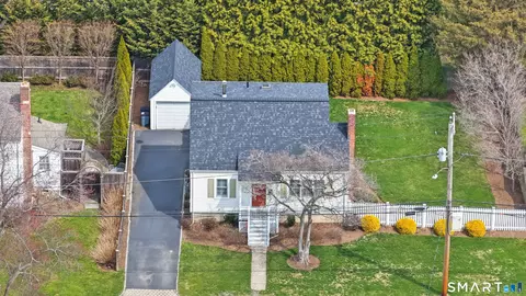 87 James St, Fairfield, CT 06824