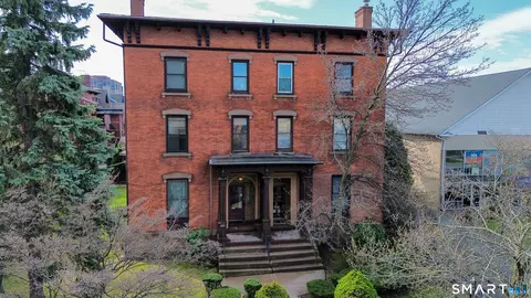 239 Farmington Ave #B, Hartford, CT 06105