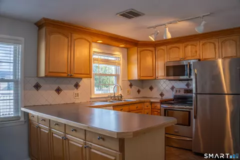 Kitchen - 18 Leon St, Thompson, CT 06277 photo 1 of 5