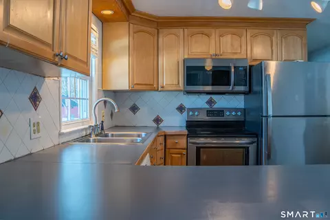 Kitchen - 18 Leon St, Thompson, CT 06277 photo 4 of 5