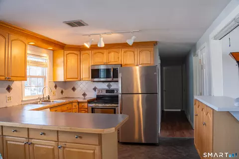 Kitchen - 18 Leon St, Thompson, CT 06277 photo 3 of 5