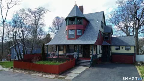 4 Washington Hts, Meriden, CT 06451