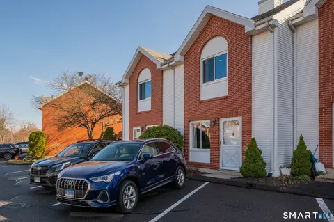 585 Park Rd #7-2, Waterbury, CT 06708