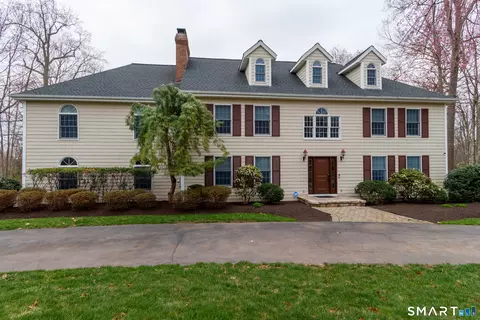 3 Lancelot Way, Hamden, CT 06518