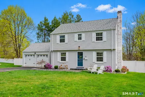 18 Foxridge Rd, West Hartford, CT 06107