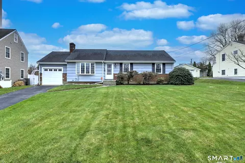85 Maureen St, Stratford, CT 06615