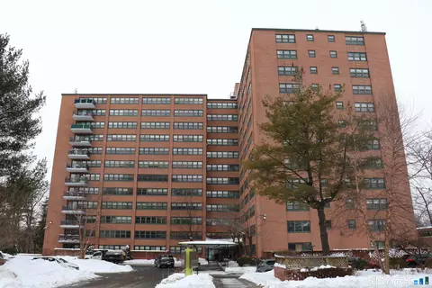31 Woodland St #9U, Hartford, CT 06105