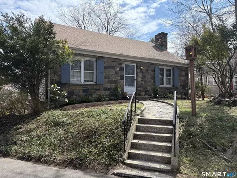 10 Maple Dr, Greenwich, CT 06830