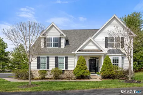 6 Brookside Dr, Middlebury, CT 06762
