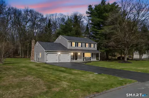 10 Litchfield Dr, Simsbury, CT 06070