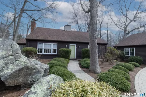 6 Ladshaw Dr #6, Madison, CT 06443