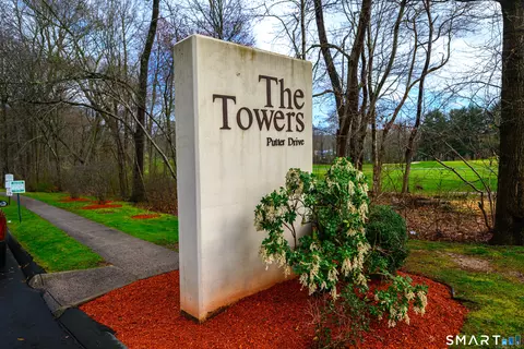 96 Putter Dr #510N, Wallingford, CT 06492