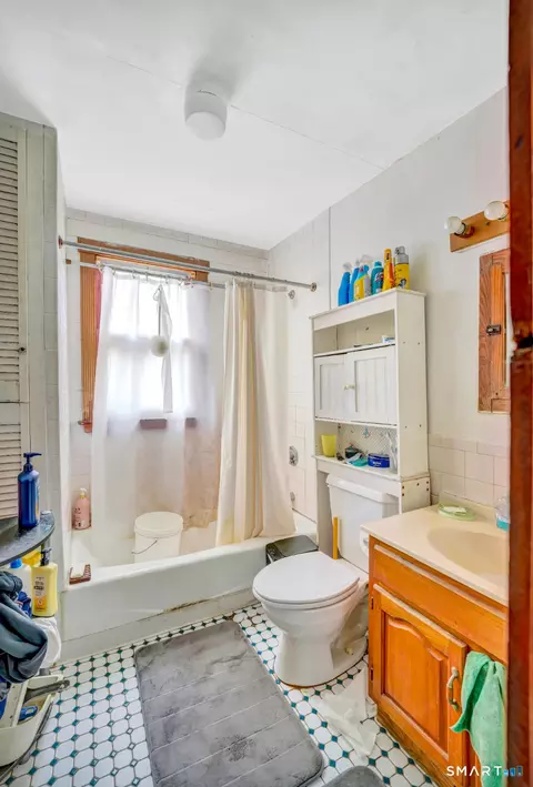 Bath - 43 Evans St, Torrington, CT 06790 photo 1 of 3