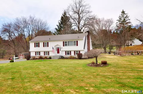 17 Jefferson Dr, New Milford, CT 06776