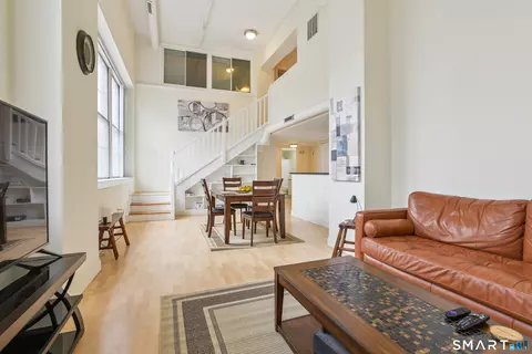124 Court St #5, New Haven, CT 06511