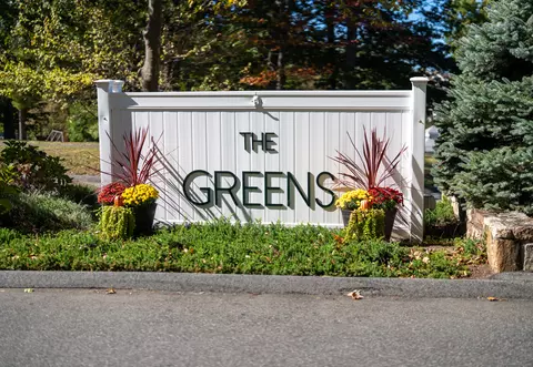 323 Walden Green Rd #323, Branford, CT 06405