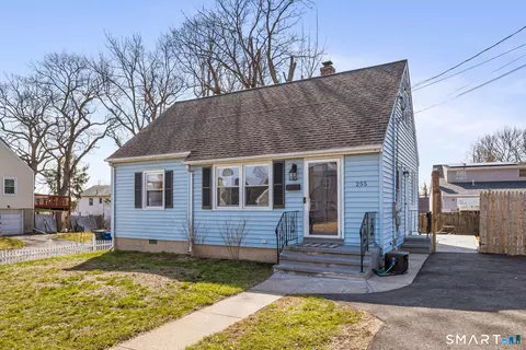 255 Ruth St, Bridgeport, CT 06606