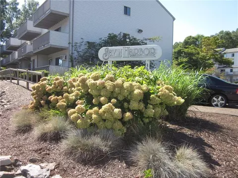330 Savin Ave #18, West Haven, CT 06516