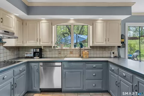 Kitchen - 975 Main St, Hamden, CT 06514 photo 1 of 5