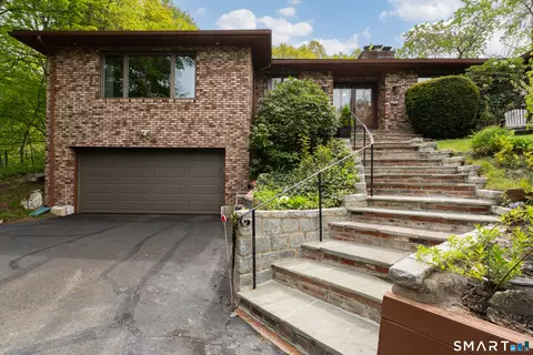 Exterior - 975 Main St, Hamden, CT 06514 photo 3 of 6