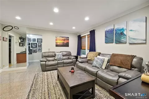 833 Summer St #2E, Stamford, CT 06901