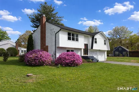 92 Laurel Ln, Simsbury, CT 06070